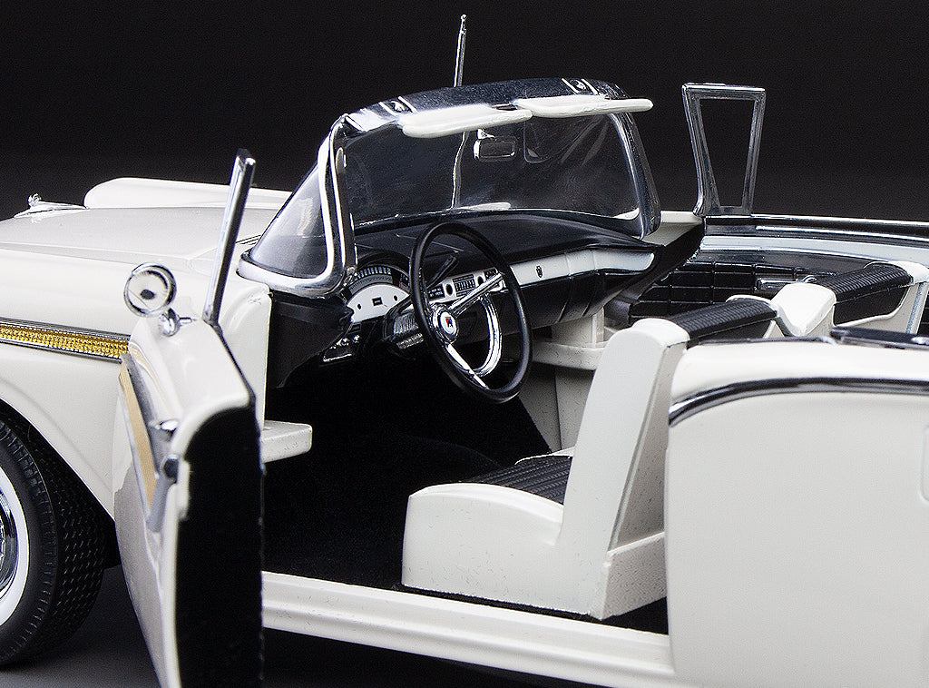 Ford Fairlane 500 Skyliner 1957 1:18