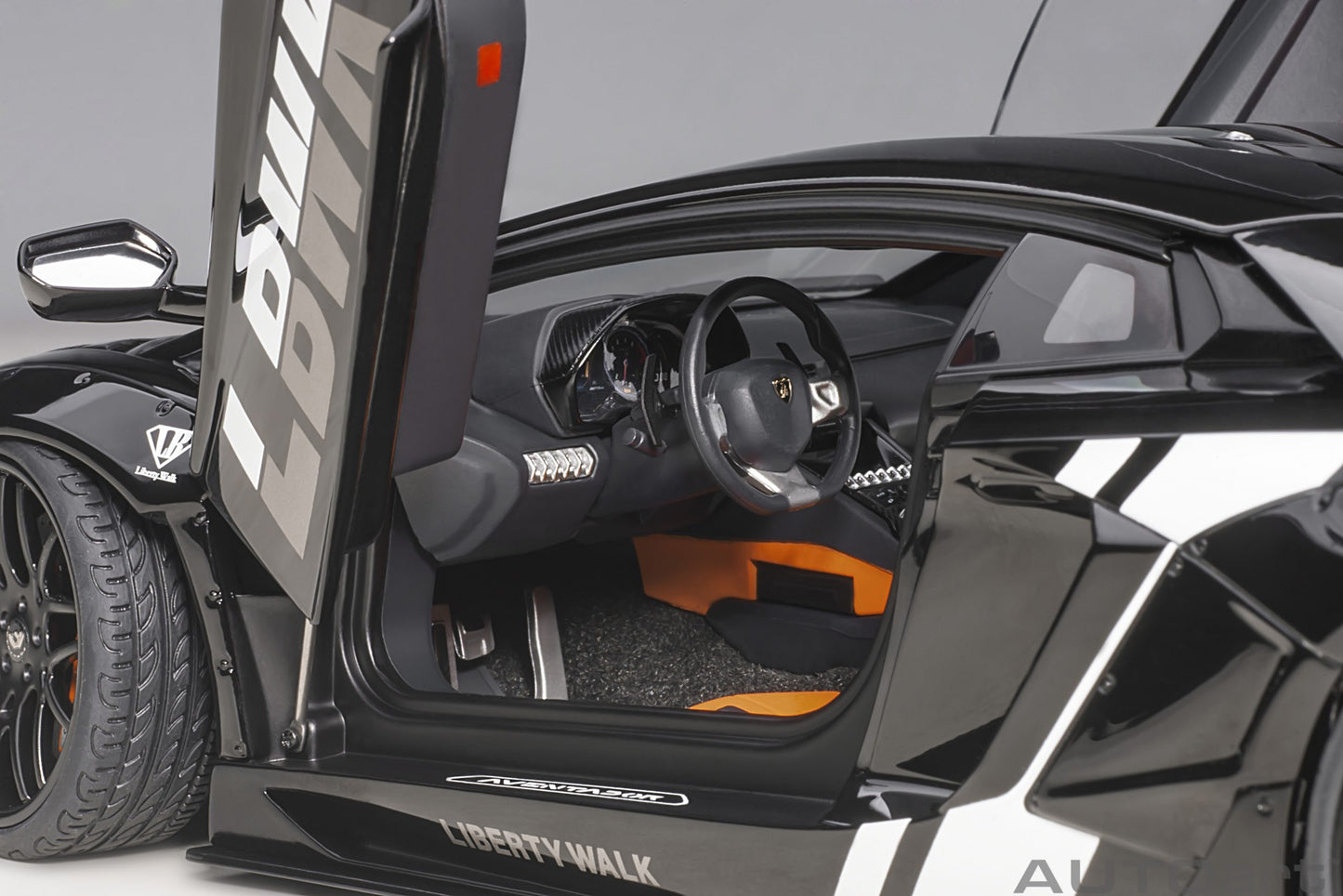 Lamborghini Aventador Liberty Walk LB WORKS Limited Edition 1:18