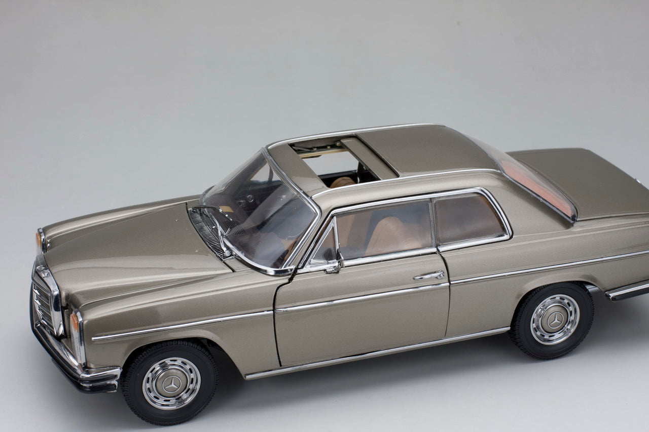 Mercedes Strich 8 Coupé 1973 1:18