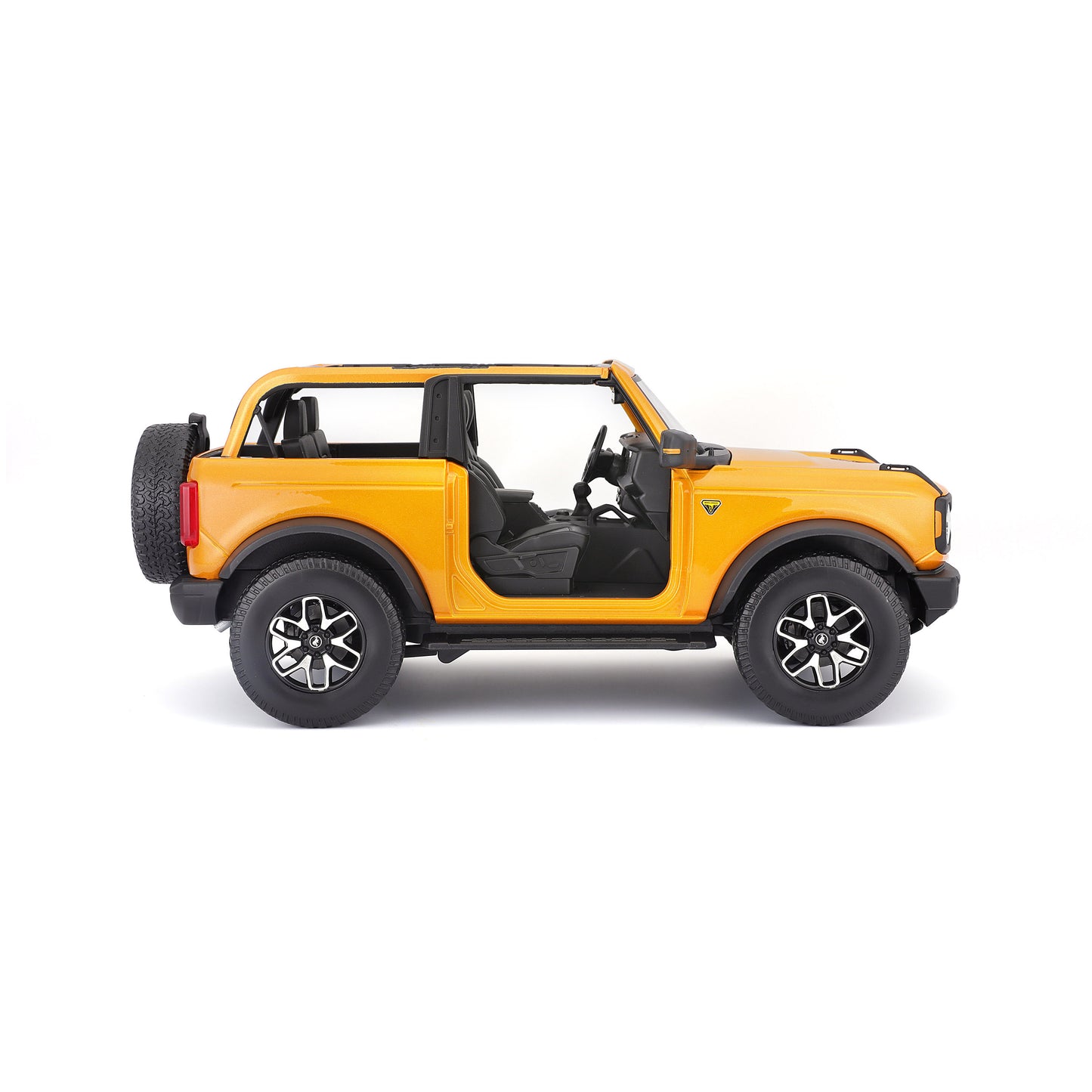 Ford Bronco 2021 1:18