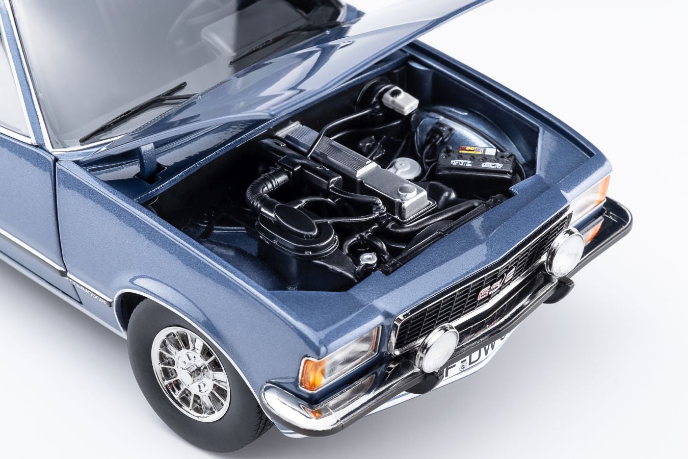 Opel Commodore B GS/E Coupé 1975 1:18