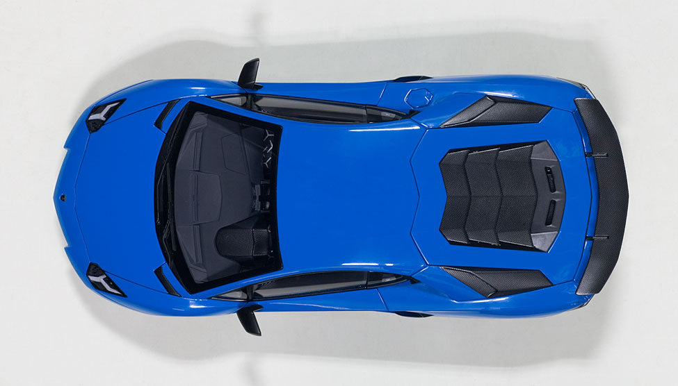 Lamborghini Aventador LP750-4 SV 1:18