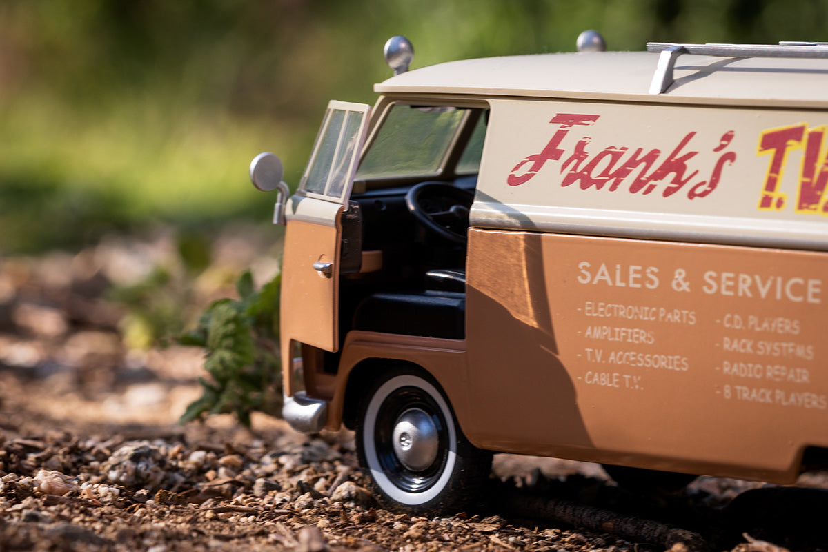 Volkswagen VW Bus Transformers T7 Wheeljack 1:24