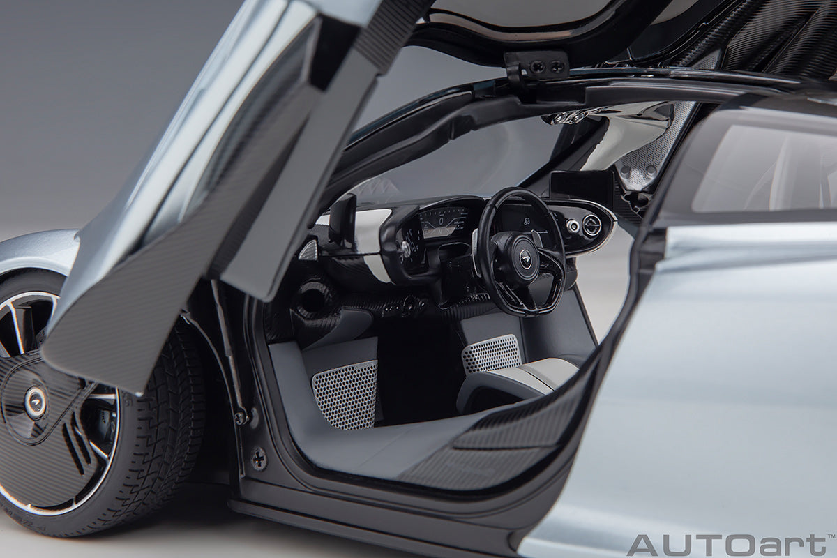 McLaren Speedtail 1:18