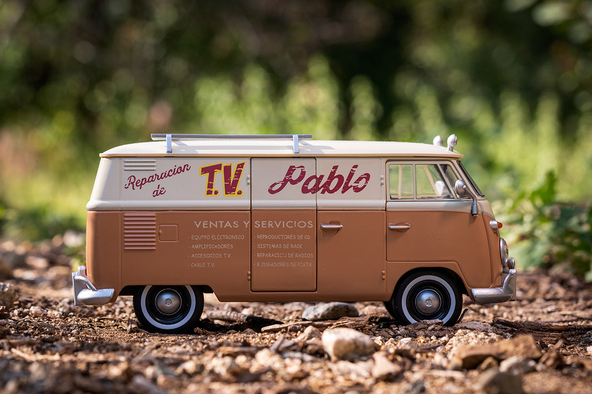 Volkswagen VW Bus Transformers T7 Wheeljack 1:24