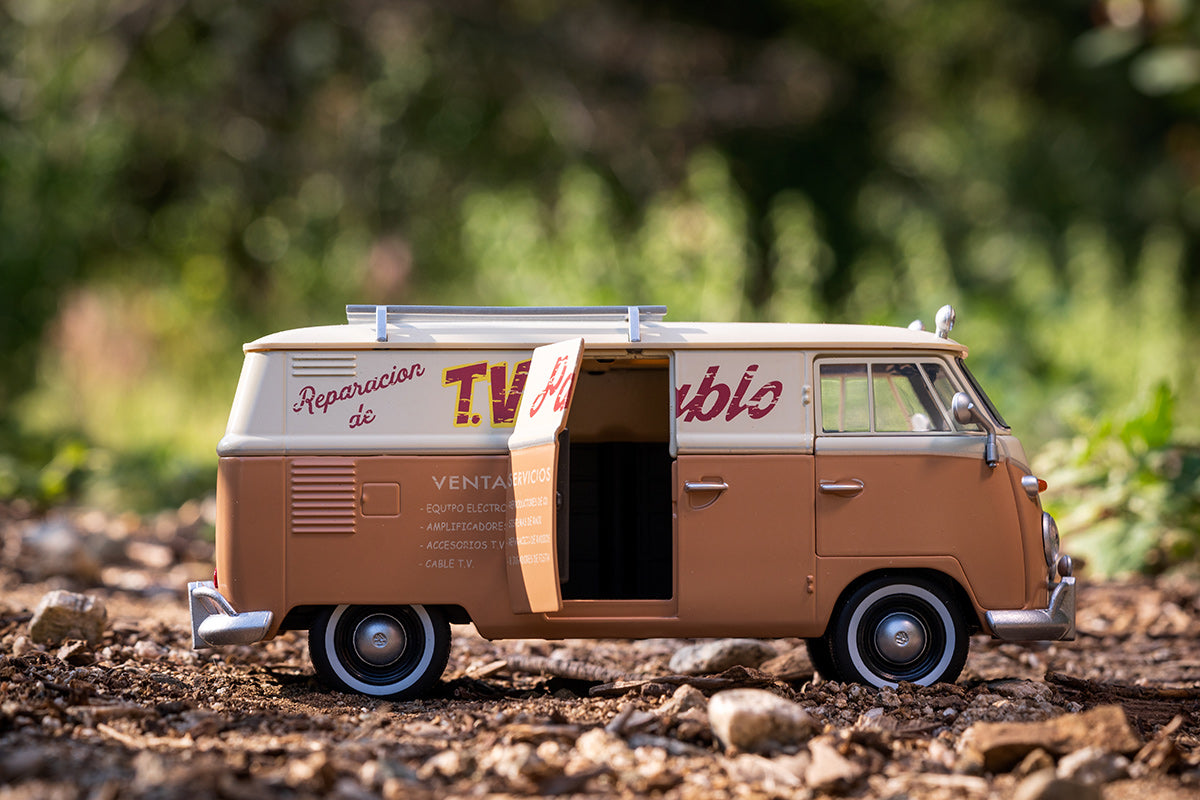 Volkswagen VW Bus Transformers T7 Wheeljack 1:24