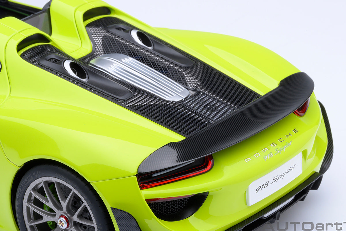 Porsche 918 Spyder Weissach Package 1:18