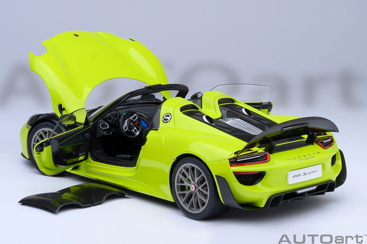 Porsche 918 Spyder Weissach Package 1:18