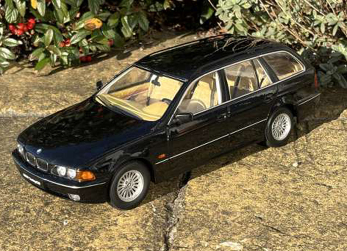 BMW 5-series Touring E39 1998 1:18