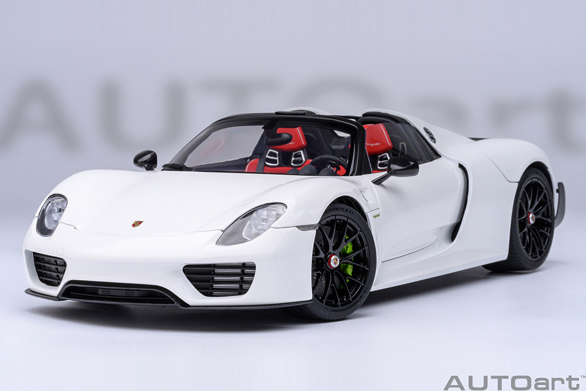 Porsche 918 Spyder Weissach Package 1:18