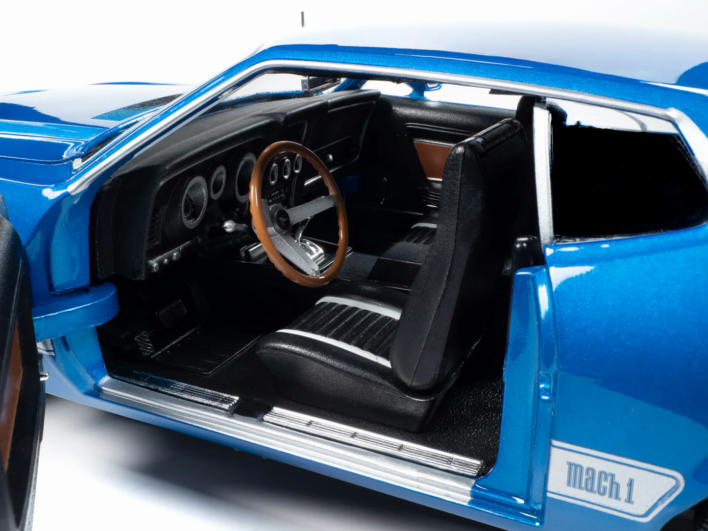 Ford Mustang Mach 1 1973 1:18