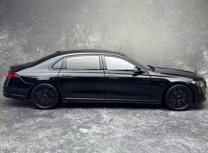 Mercedes-Benz Maybach S-Class S680 1:18