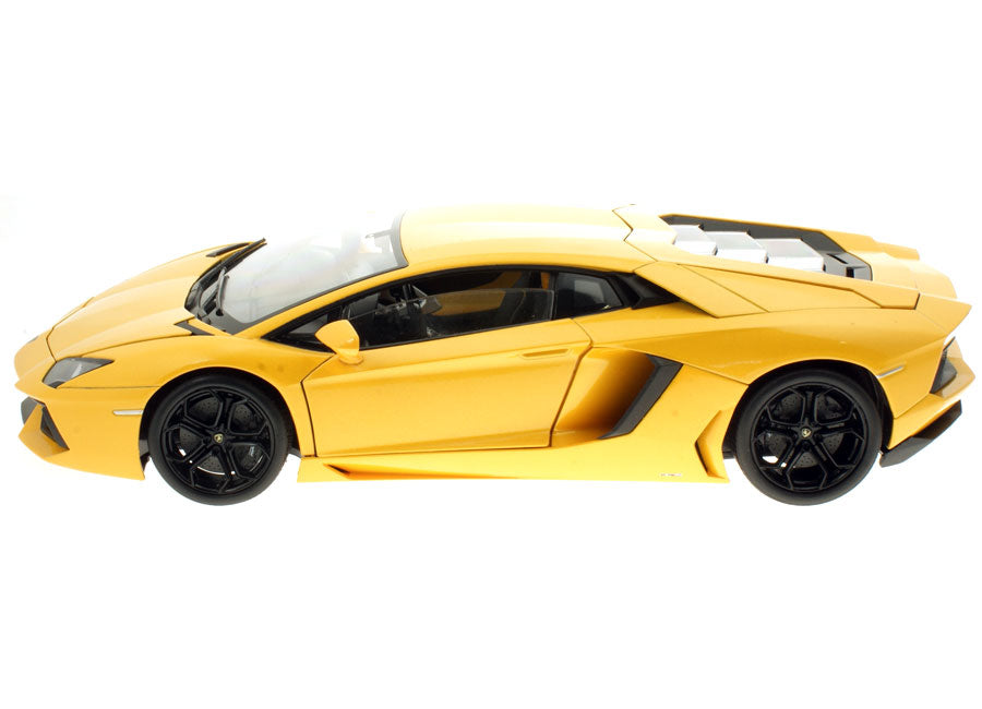 Lamborghini Aventador LP700-4 1:18
