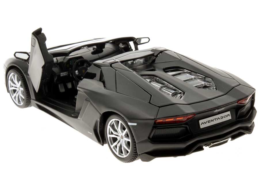 Lamborghini Aventador LP 700-4 Roadster 1:24