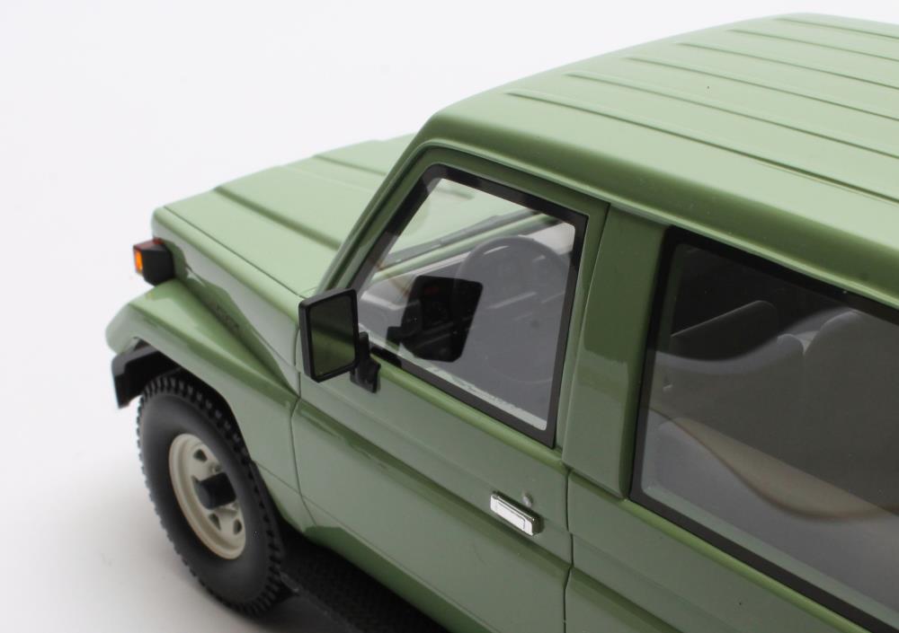 Toyota Landcruiser BJ70 1:18