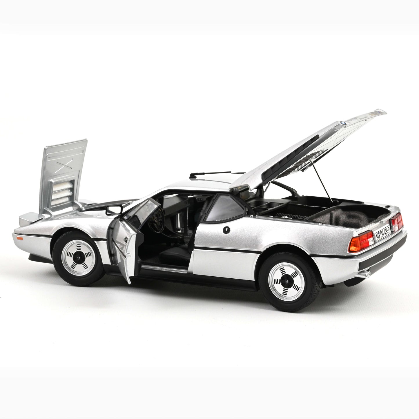 BMW M1 1980 1:18