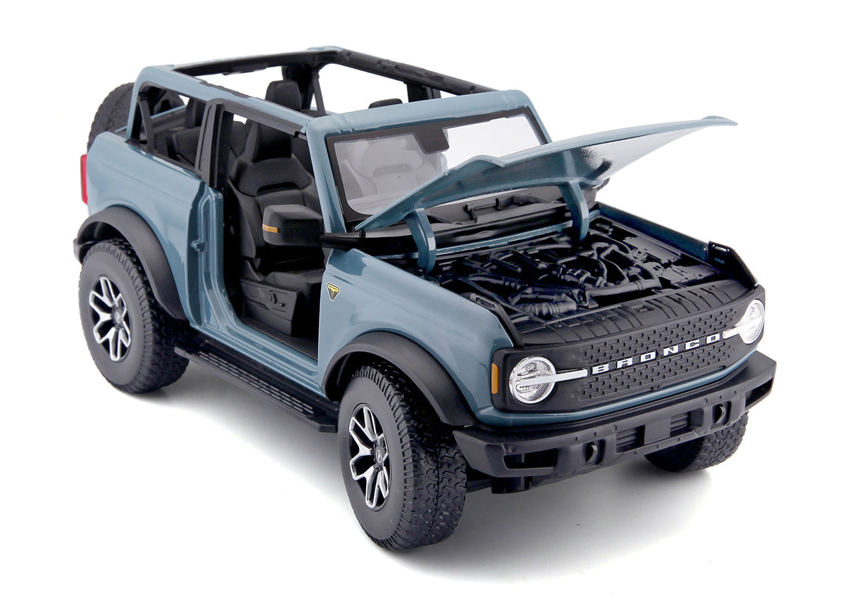 Ford Bronco 2021 1:18
