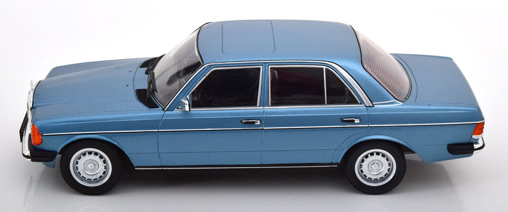 Mercedes 230E W123 1975 1:18