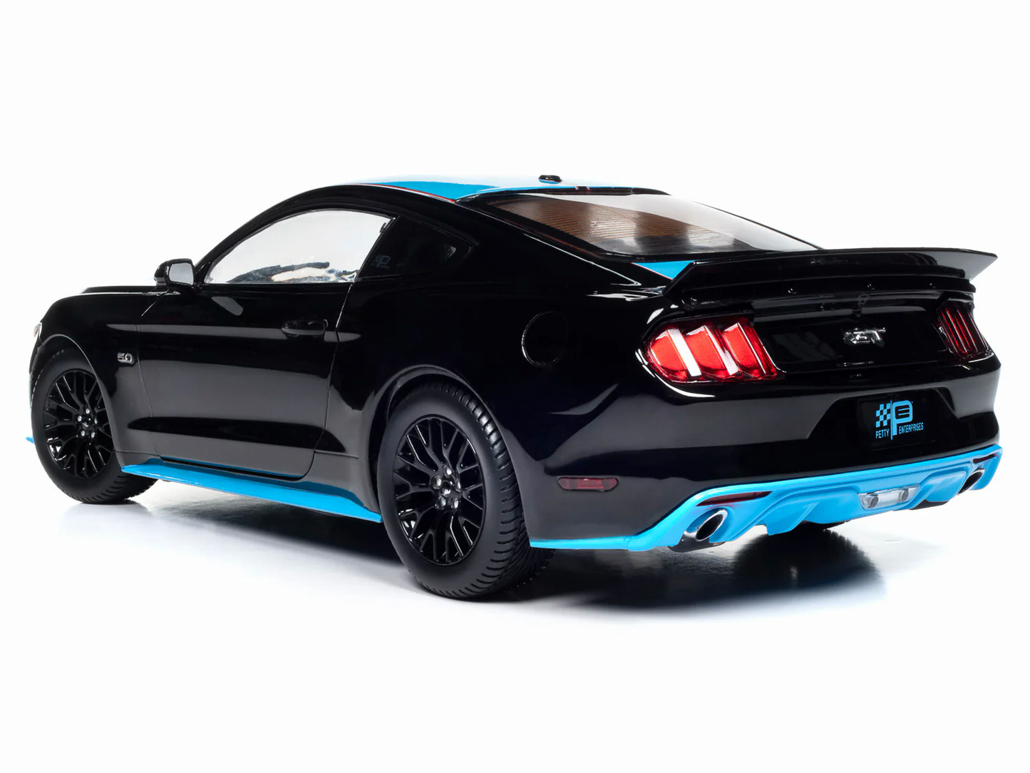Ford Mustang Petty's Garage 2016 1:18
