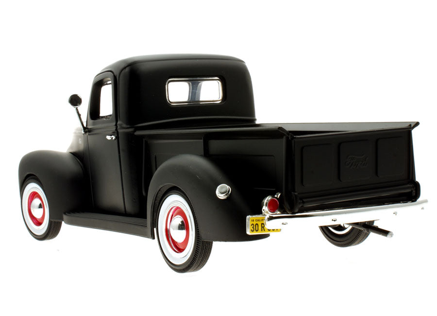 Ford Pick-Up 1:18