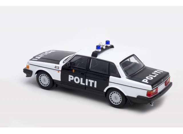 Volvo 240 GL 1986 Norway Police 1:24