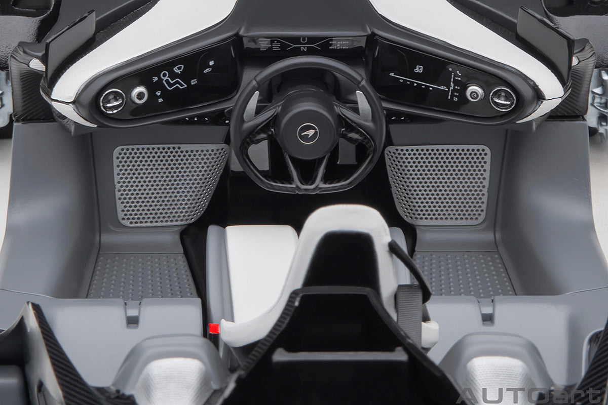 McLaren Speedtail 1:18