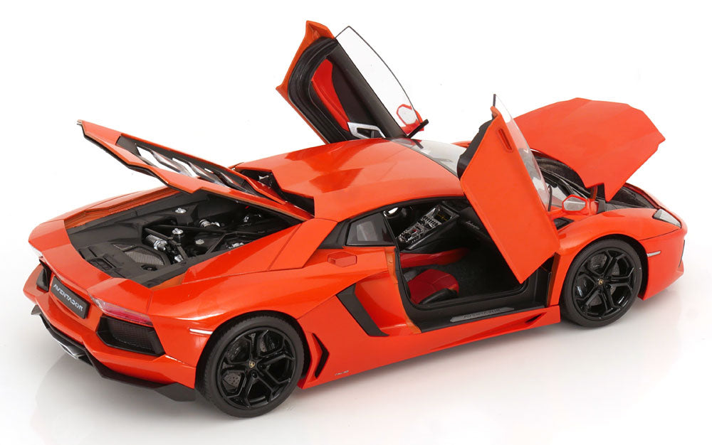 Lamborghini Aventador LP700-4 1:18
