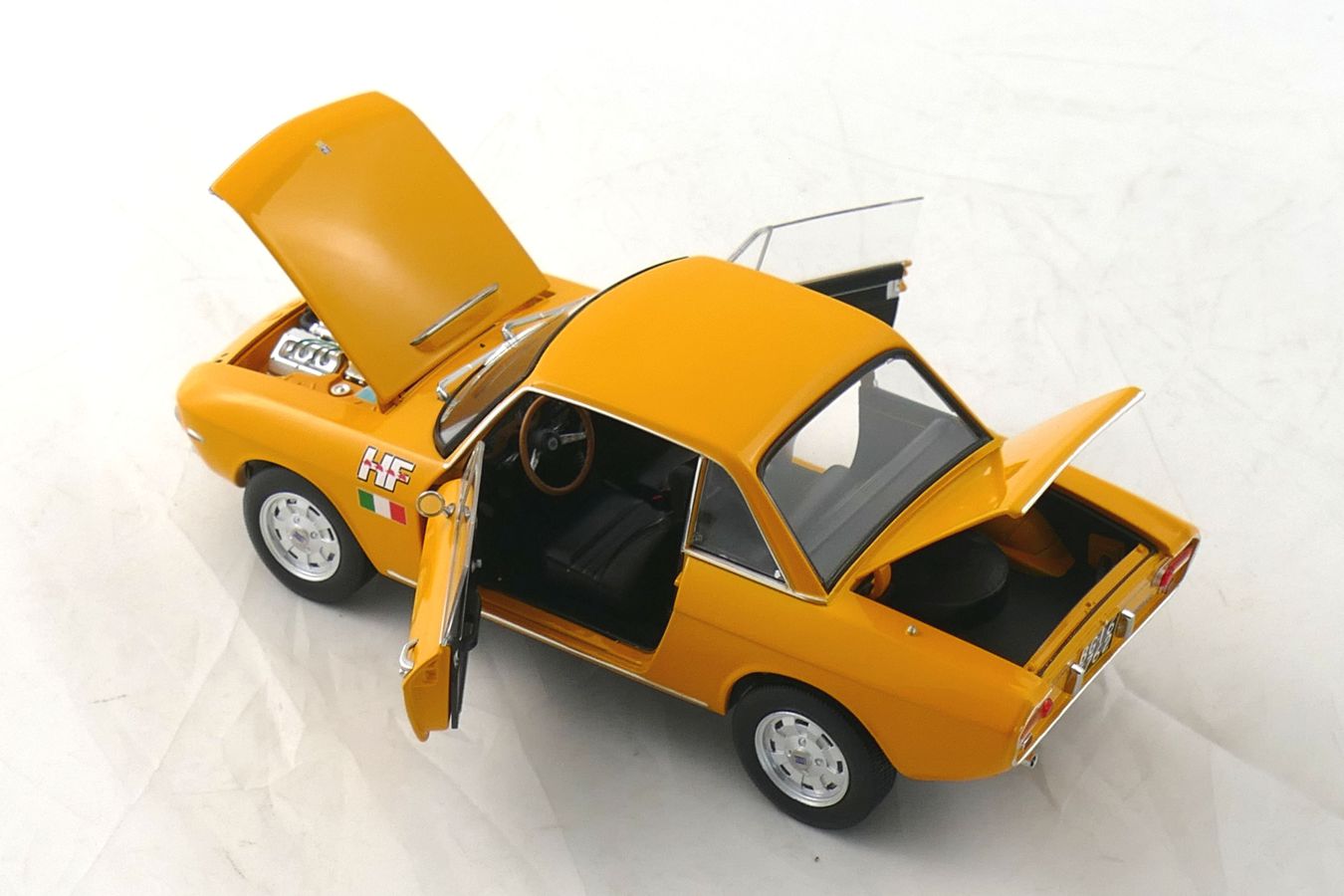 Lancia Fulvia 1600 HF Lusso (1971) 1:18
