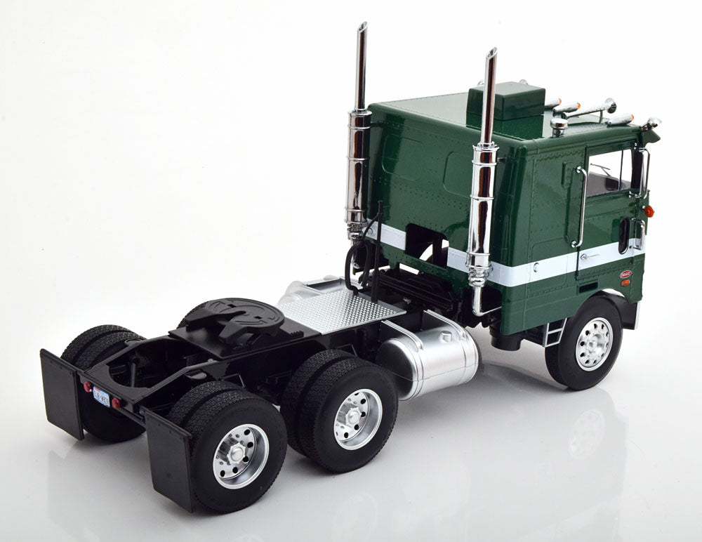 Peterbilt 352 Pacemaker 1977 1:18