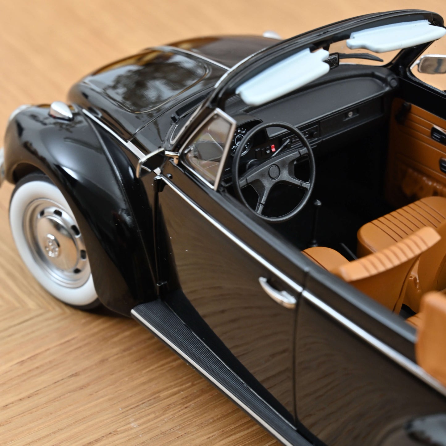 Volkswagen VW 1303 Cabriolet 1972 1:18