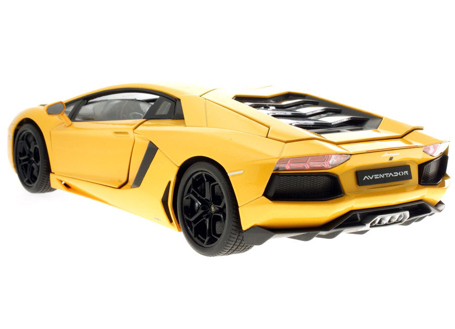 Lamborghini Aventador LP700-4 1:18