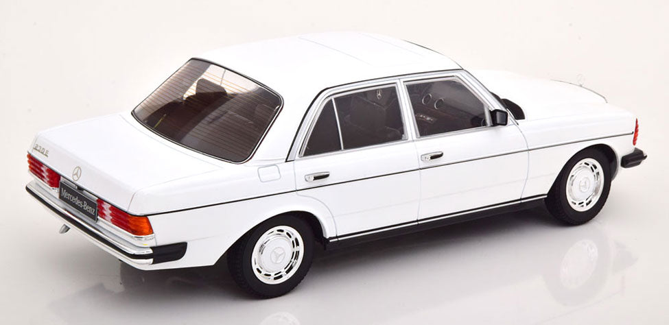 Mercedes 230E W123 1975 1:18