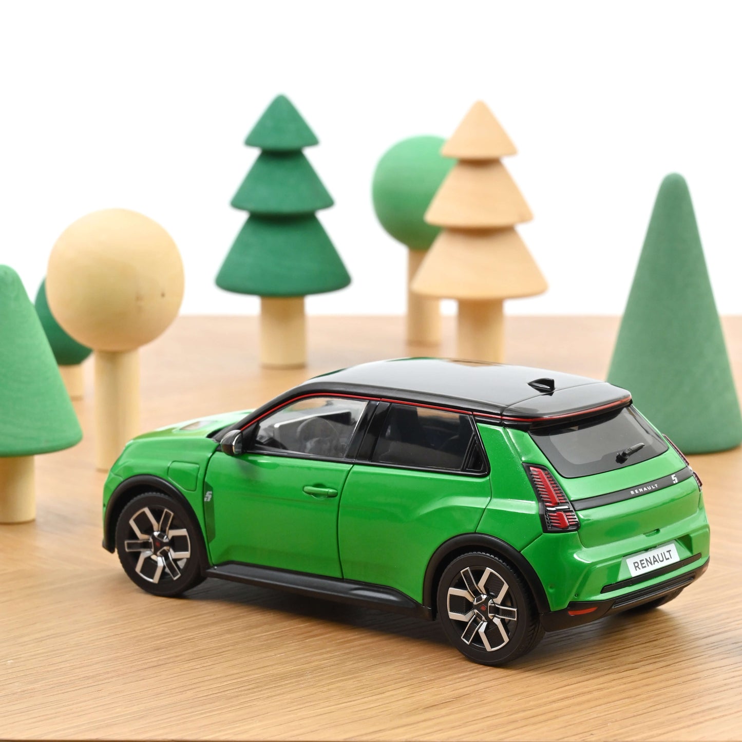 Renault 5 E-Tech Electric 1:18