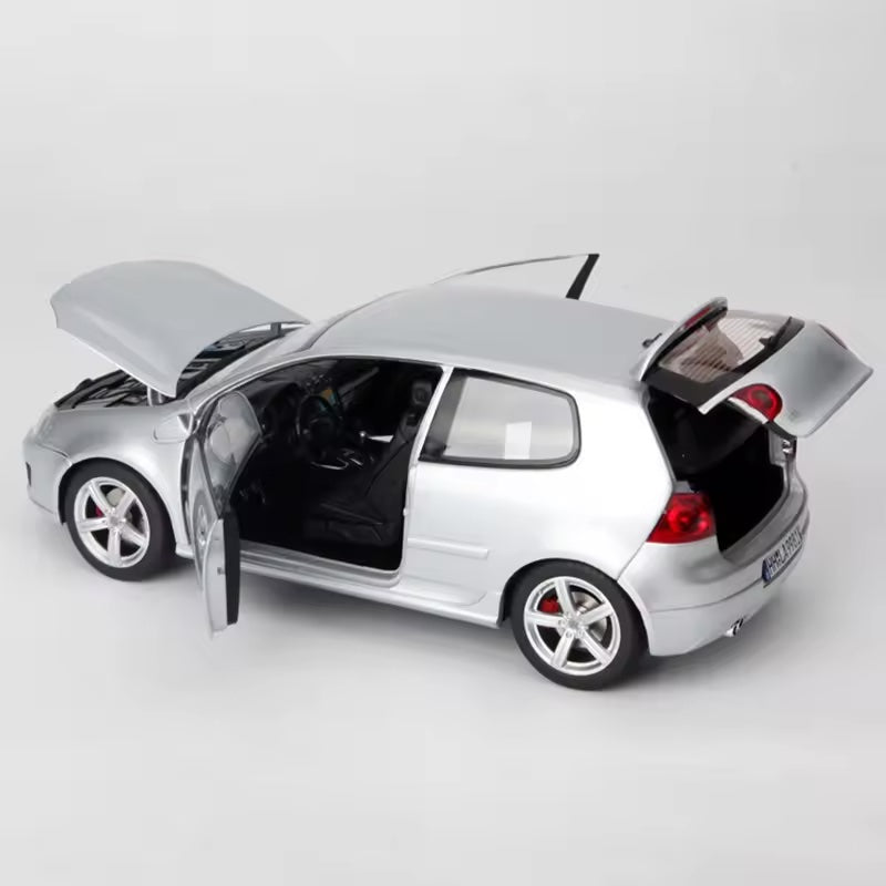 Volkswagen Golf V GTI 1:18