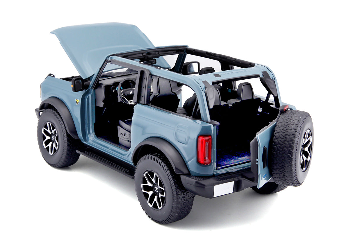 Ford Bronco 2021 1:18