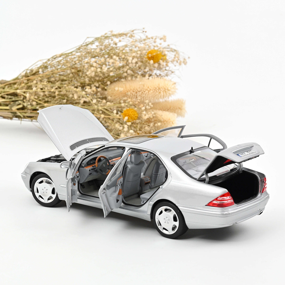 Mercedes S600 1998 1:18