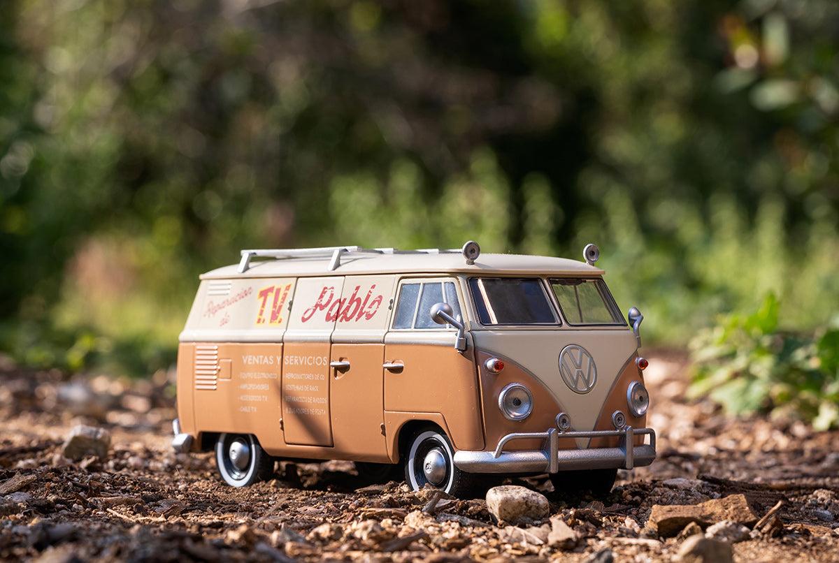 Volkswagen VW Bus Transformers T7 Wheeljack 1:24