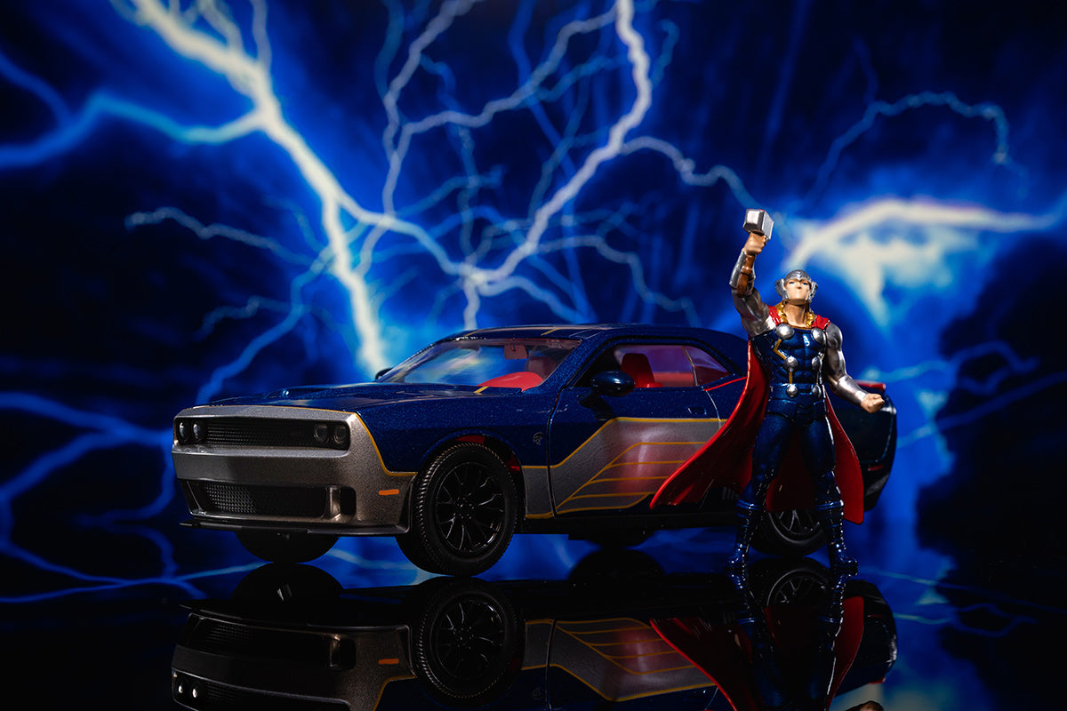 Dodge Challenger SRT8 Hellcat Marvel Thor 2015 1:24