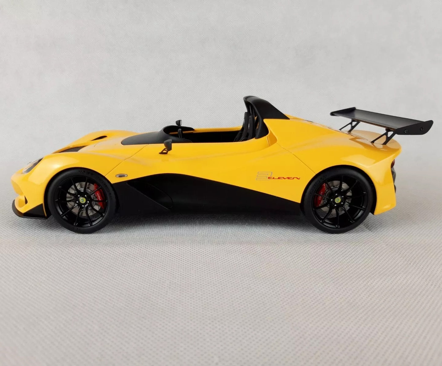 Lotus 3-Eleven 1:18