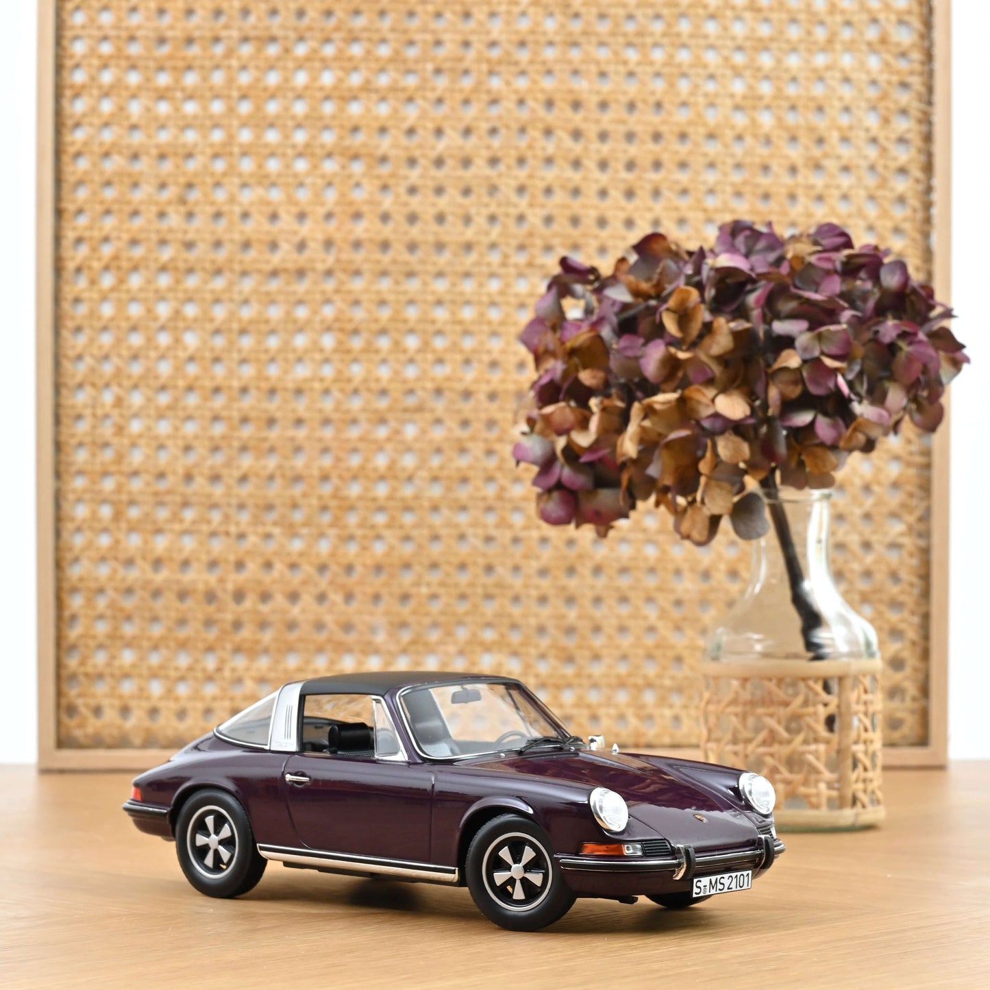 Porsche 911 E Targa 1971 1:18