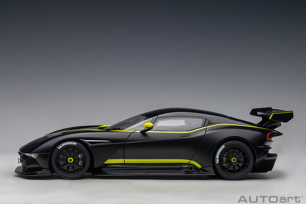 Aston Martin Vulcan 1:18