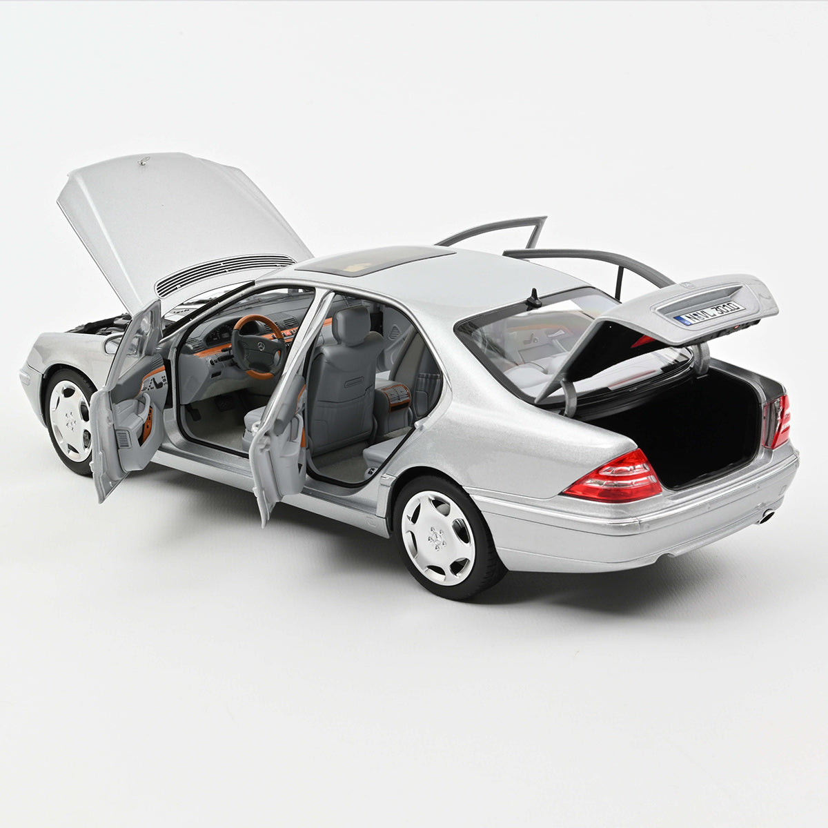 Mercedes S600 1998 1:18