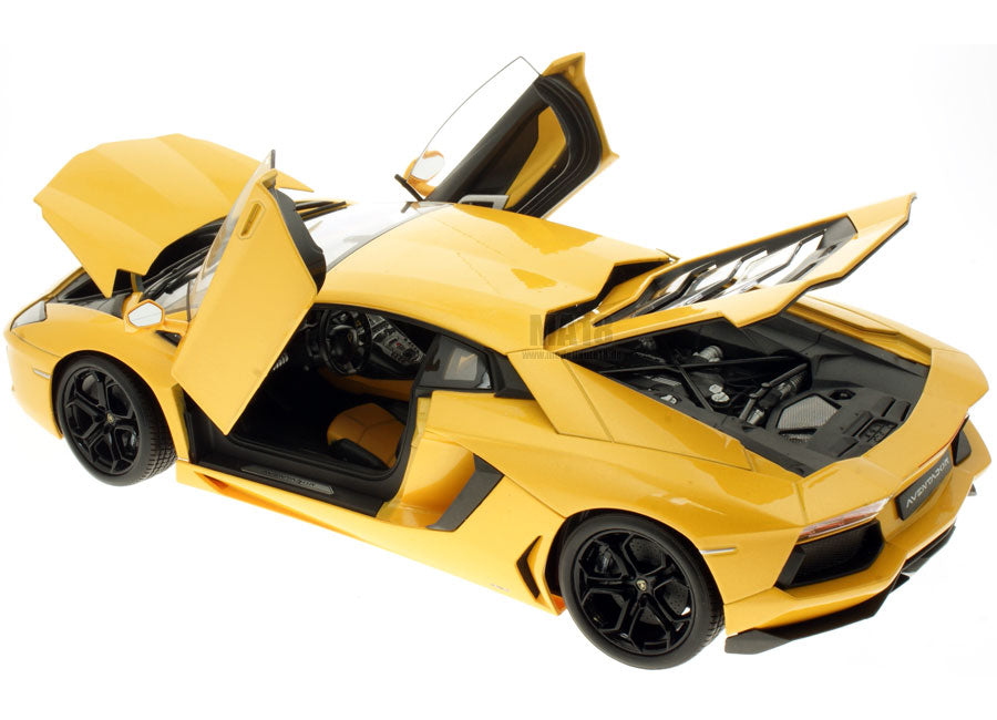 Lamborghini Aventador LP700-4 1:18