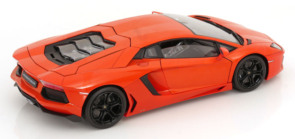 Lamborghini Aventador LP700-4 1:18