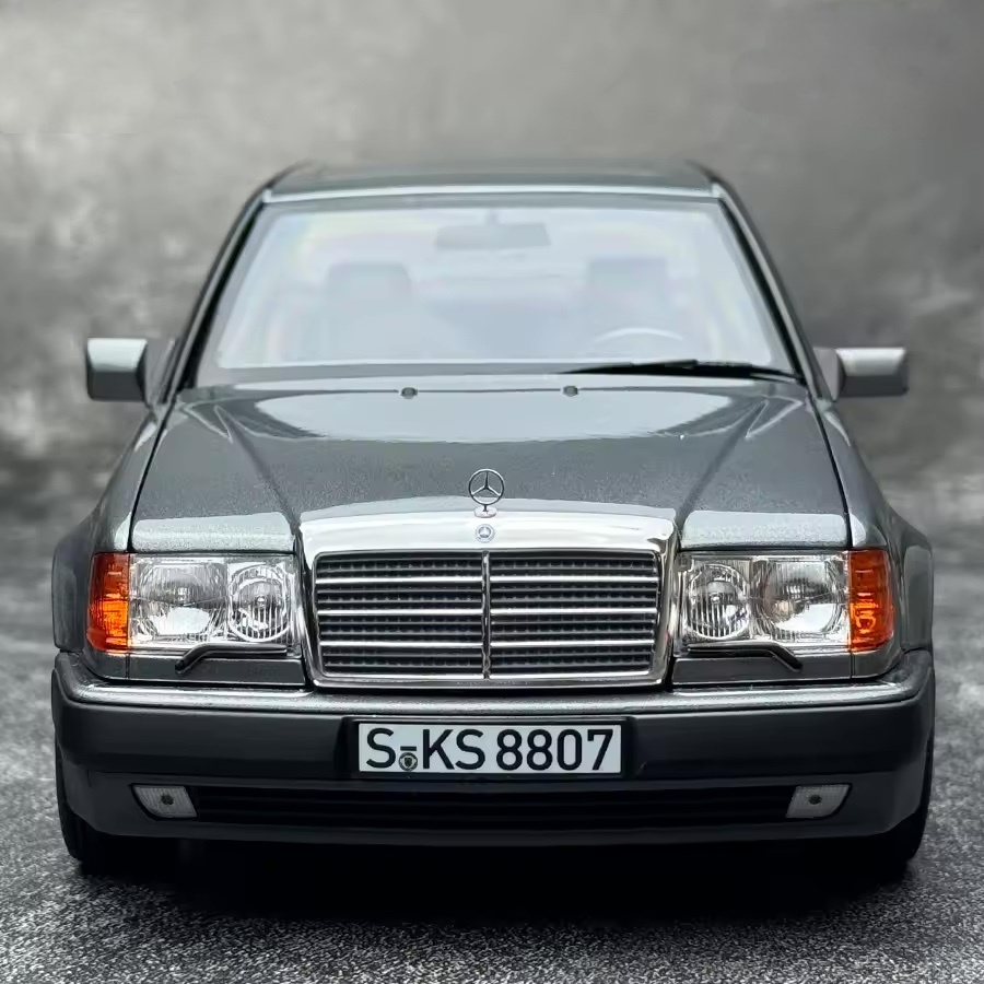 Mercedes-Benz E-Class 500E W124 1:18