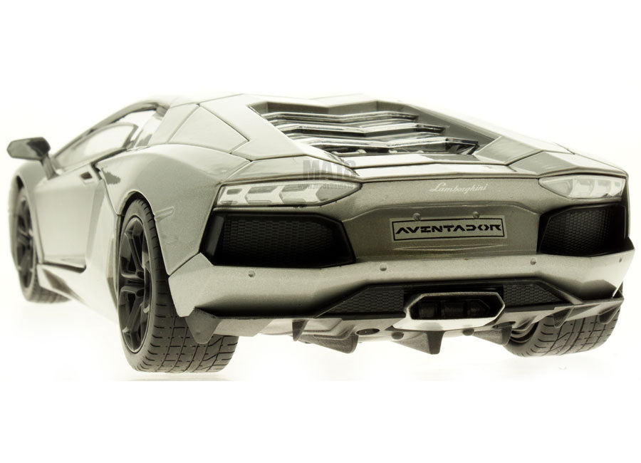 Lamborghini Aventador LP700-4 1:18