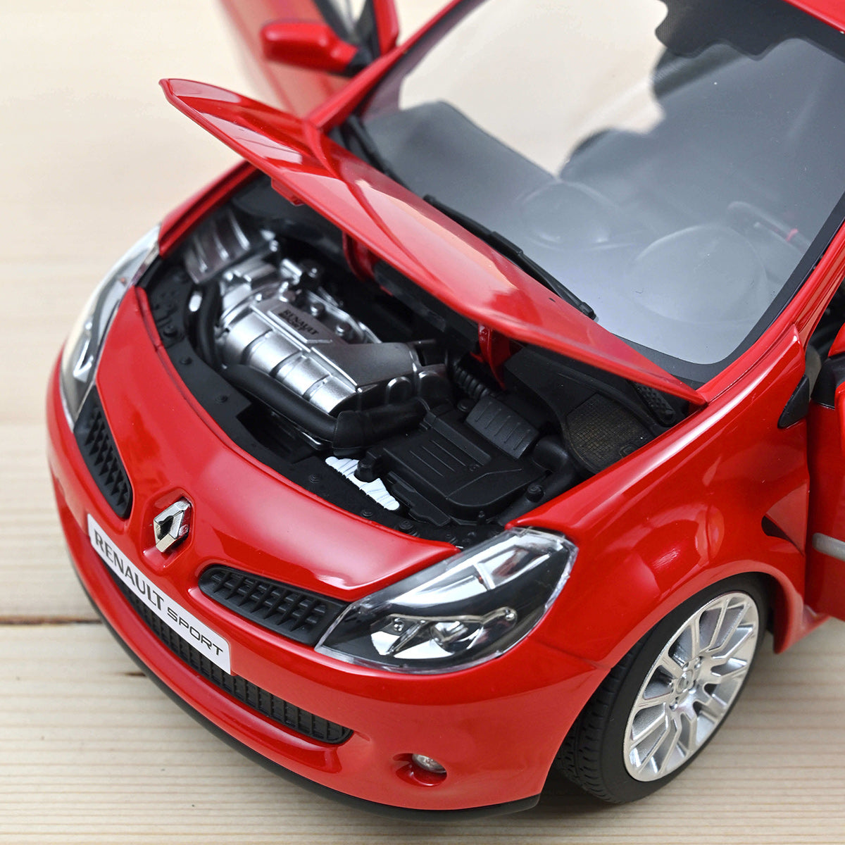 Renault Clio RS 2006 1:18