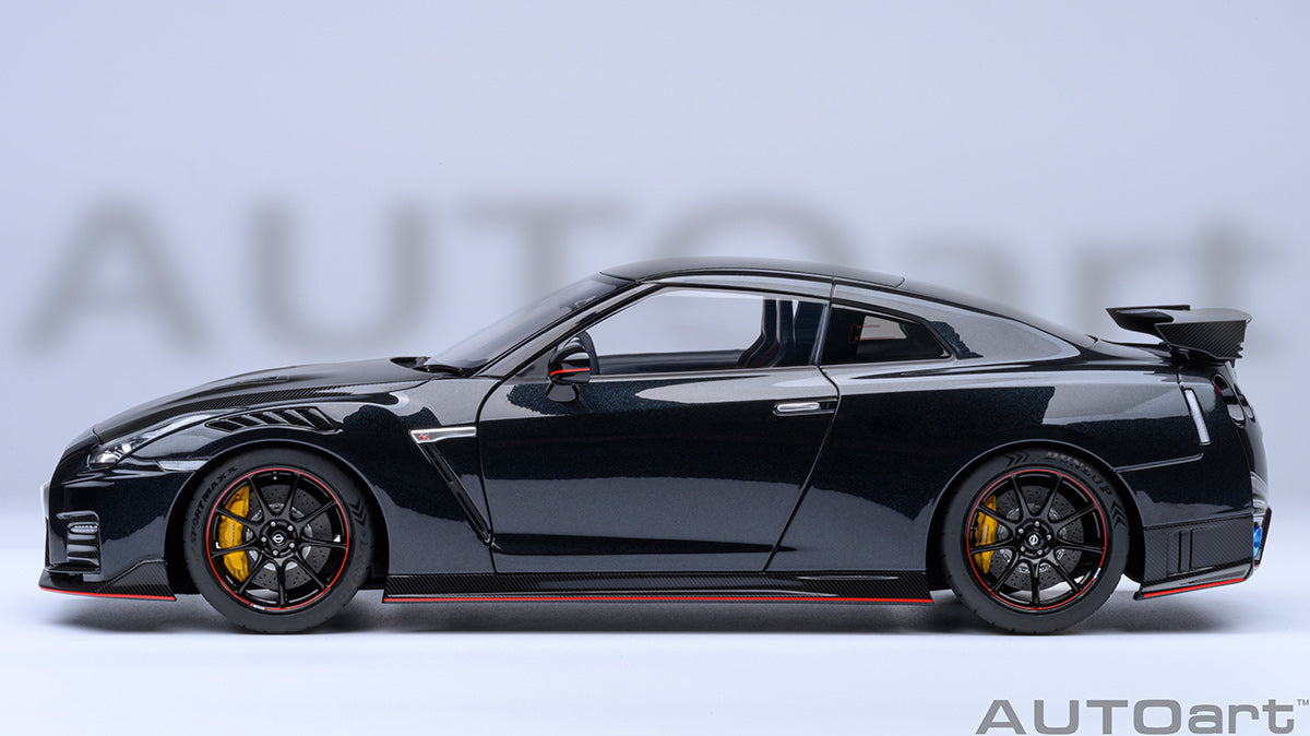 NISSAN GT-R (R35) NISMO 2022 1:18