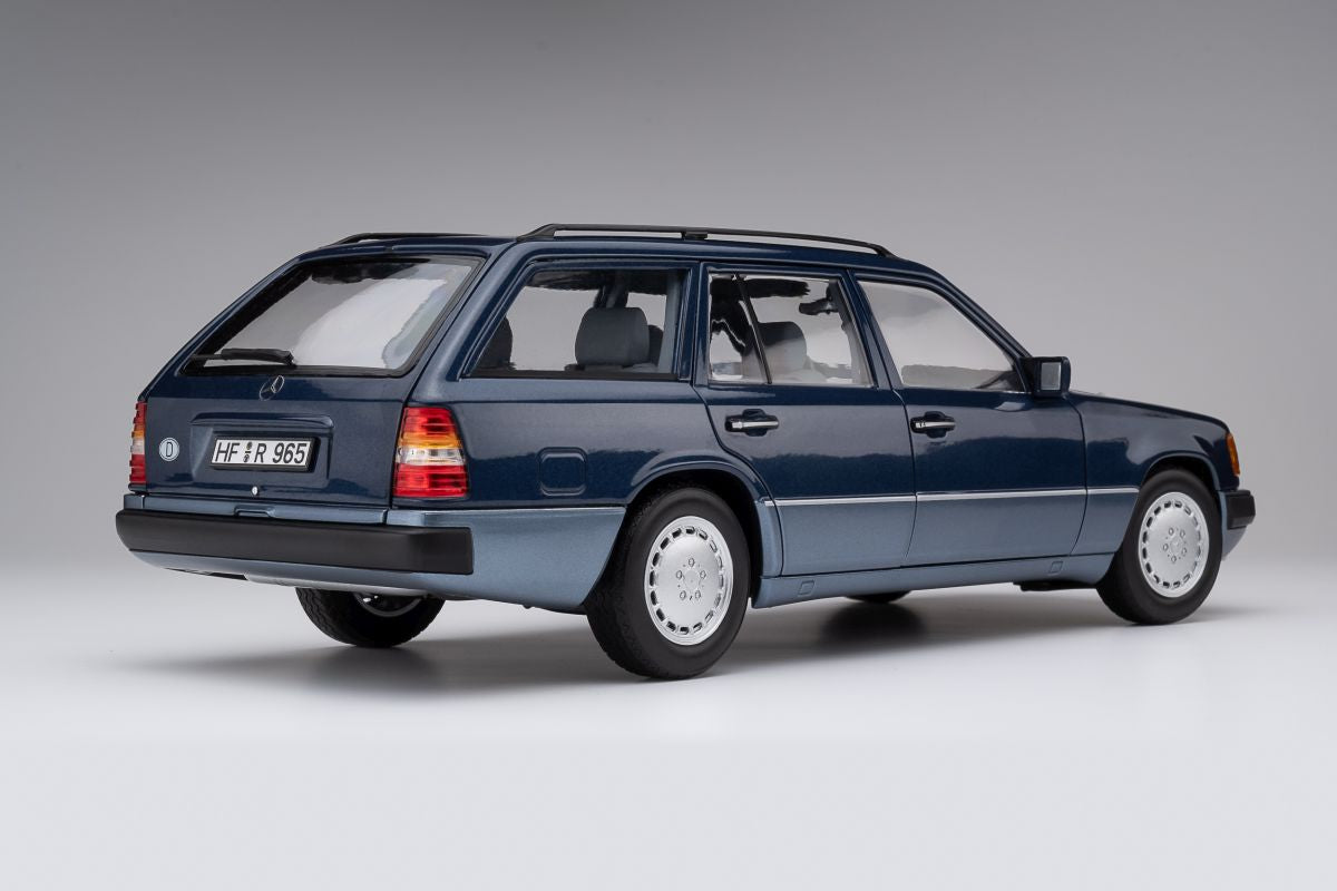 Mercedes W124 (S124) 300 TD 1990 1:18