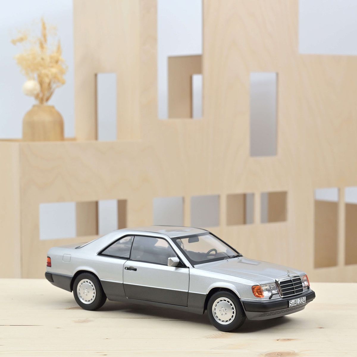 Mercedes 300 CE-24 Coupé 1990 1:18